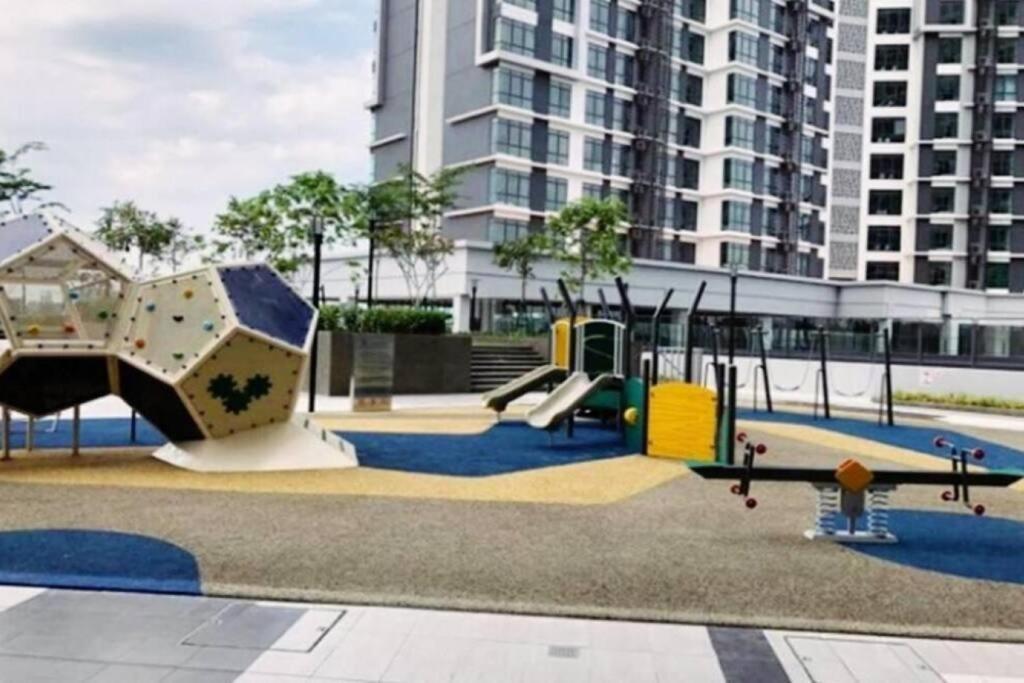 Kenwingston Cyberjaya Free Wifi By Premium Stay Exterior photo